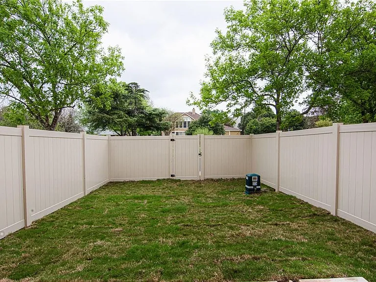 102 Conservation Dr #102 — Photo 5
