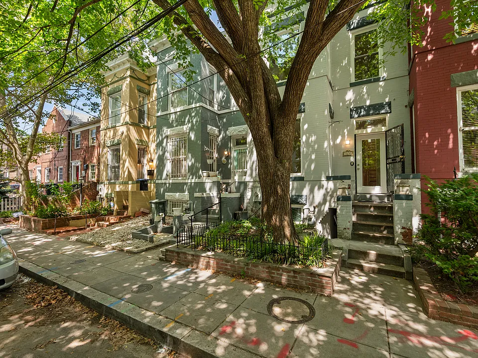 1631 Monroe St NW