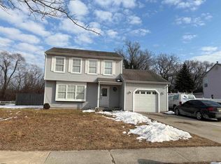 108 Grange Cross Ln, Egg Harbor Township, NJ 08234