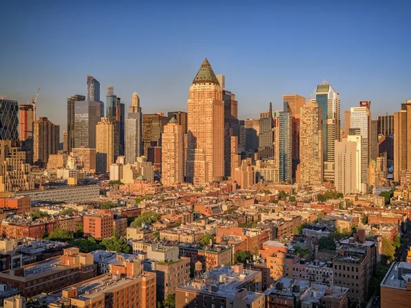 550 West 45th Street image 3 of 18