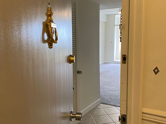 5th image of 14 Lockwood Dr APT 4B