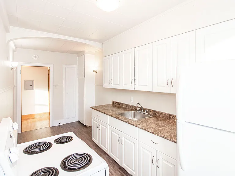129 Lenore St #16 — Photo 21
