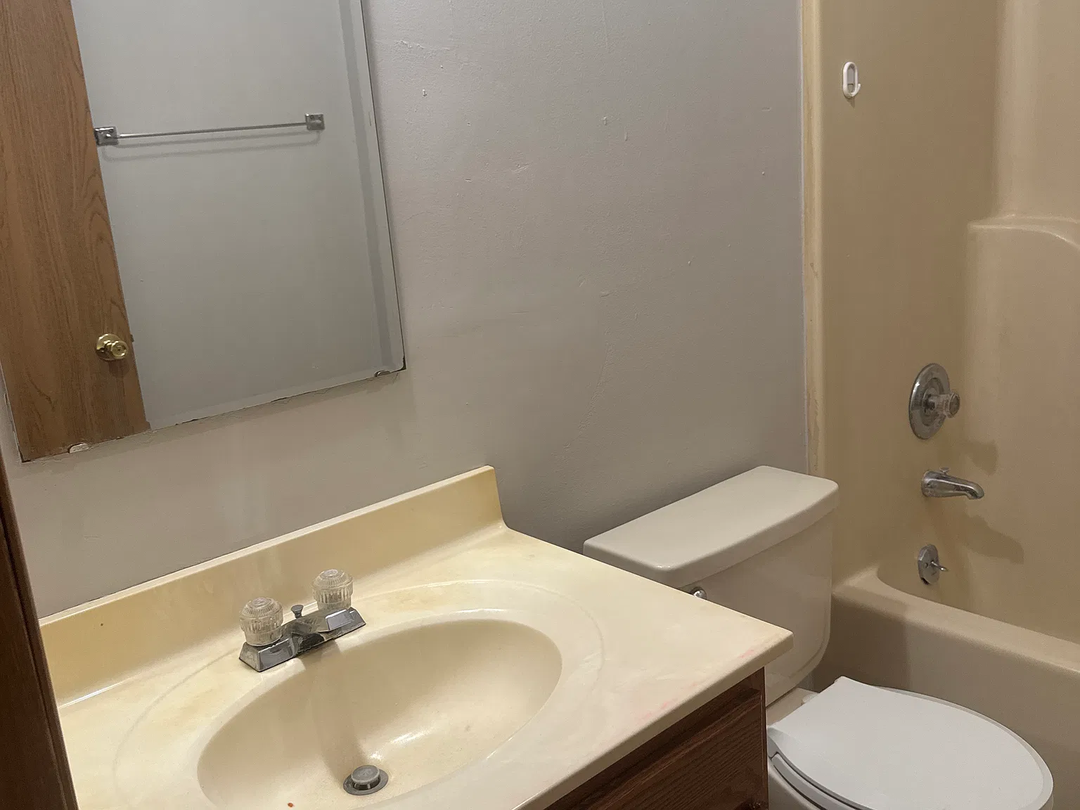 2 bed, 1.5 bath, $1,100 — Photo 3