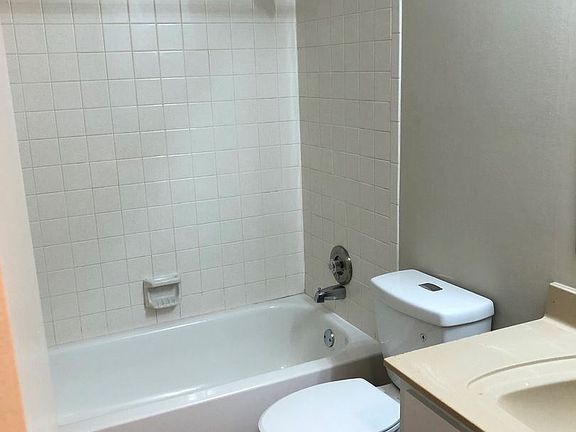 4th image of 2803 NE 8th Ter #3885955