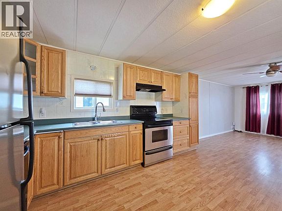 4th image of 562 Elm St #17