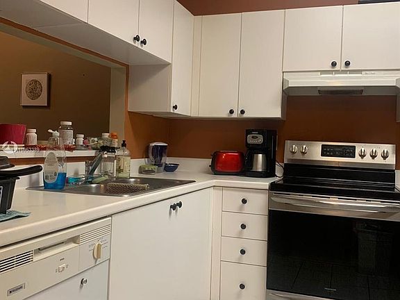 3rd image of 390 City View Dr #390