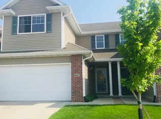 8605 Dunrovin Rd, Lincoln, NE 68526