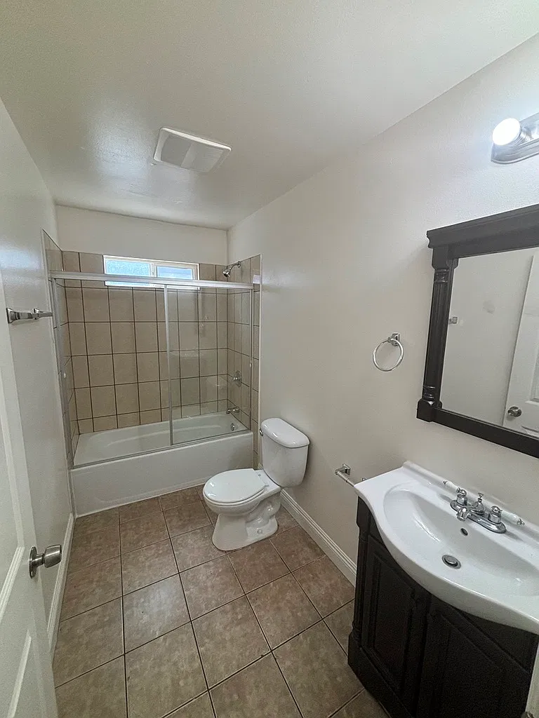 5 bed, 1765 sqft, $4,200 — Photo 4