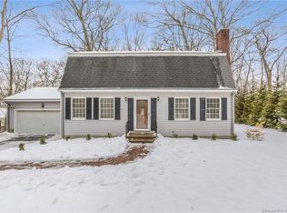 30 Overlook Rd, Gales Ferry, CT 06335