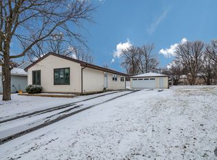 3S663 Virginia Ave, Warrenville, IL 60555