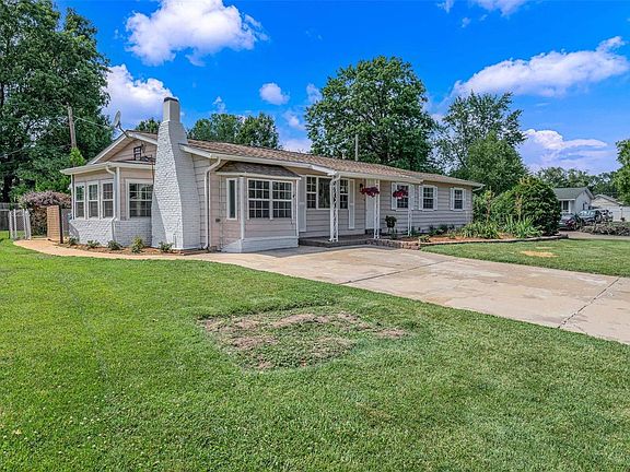 3rd image of 2685 Glendrive Pl