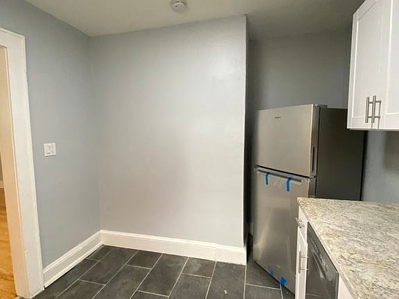 5th image of 59 Ferris Pl APT 1B