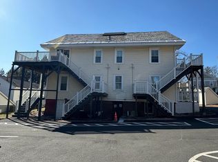 13 High St APT B, Amherst, MA 01002