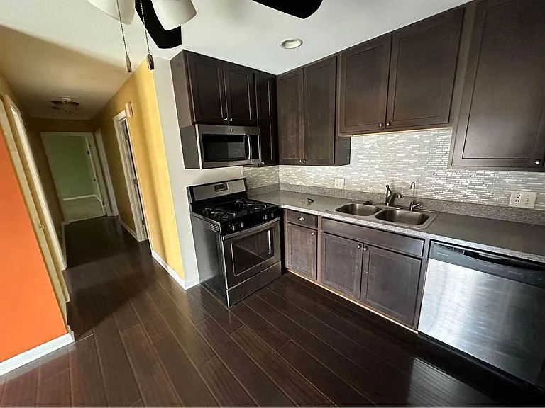 1110 Manchester Ct #1110 — Photo 11