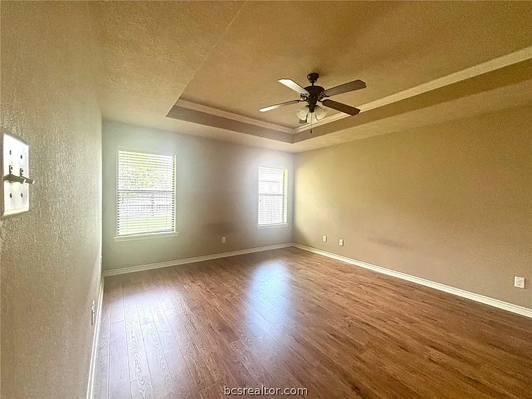 4206 Carnes Ct S — Photo 9
