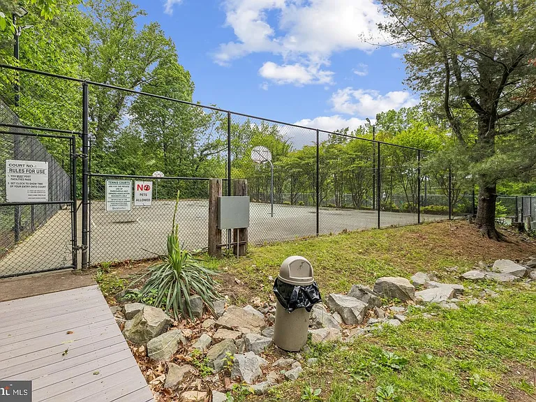 1024 Valley Dr — Photo 23