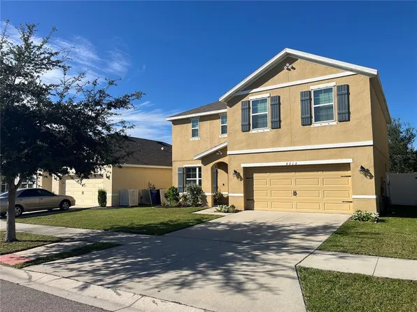 8212 Bilston Village Ln, Gibsonton, FL 33534