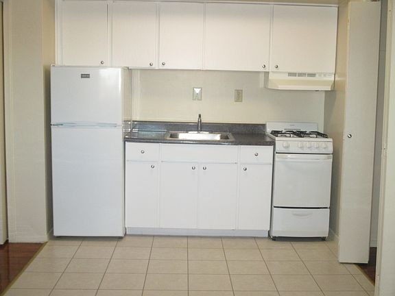 3rd image of 8 Hasbrouck Dr APT H