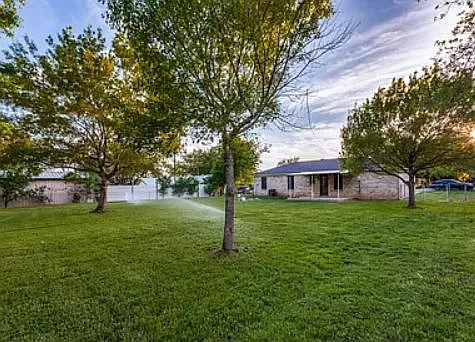 128 Wayman Dr — Photo 2