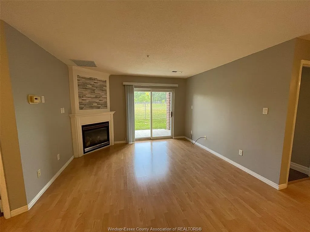 3160 Wildwood Dr — Photo 2