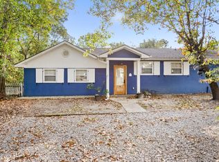 207 Vacation Ln, Waveland, MS 39576