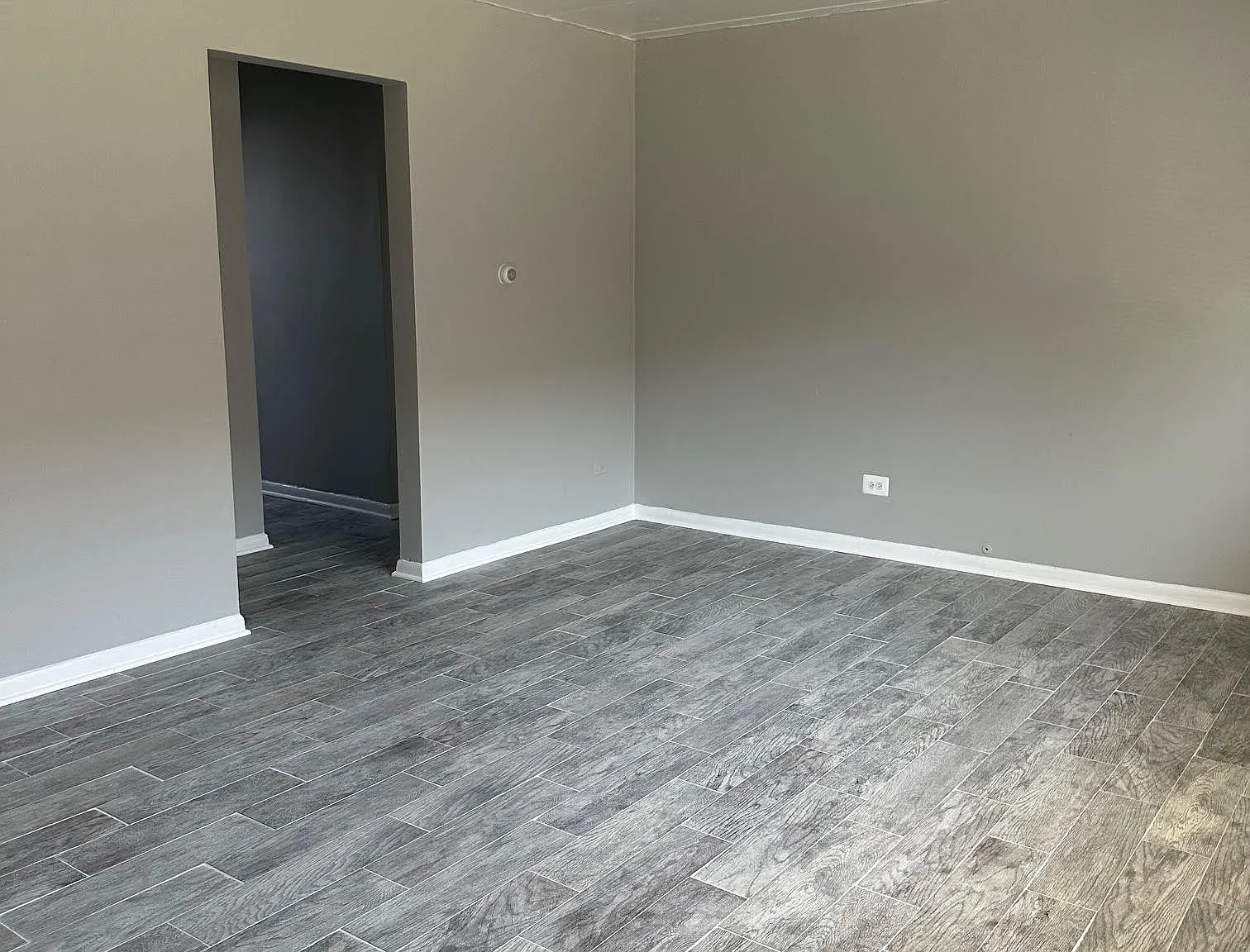 2 bed, 1000 sqft, $2,000 — Photo 4