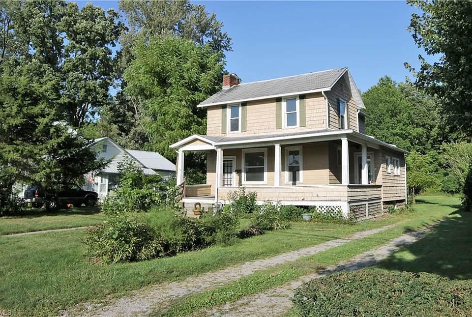 1st image of 129 N Pleasant St