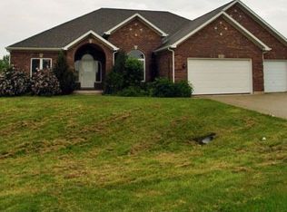 1404 Savannah Ln, Woodstock, IL 60098