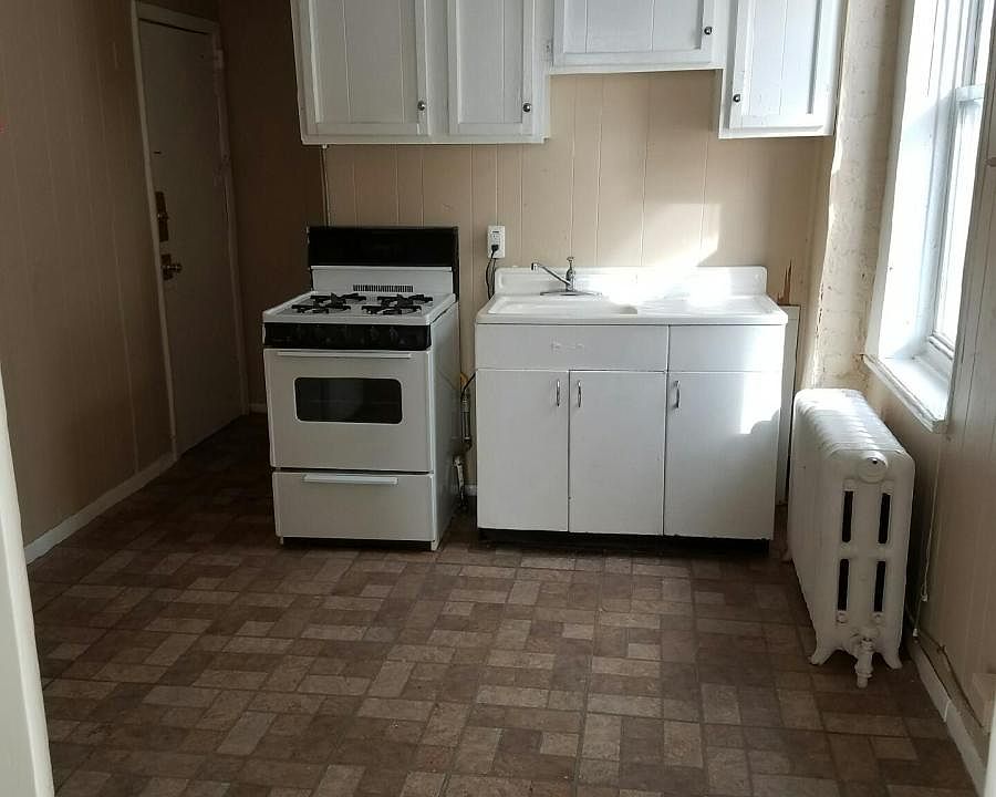 2nd image of 4904 Penn St APT 2