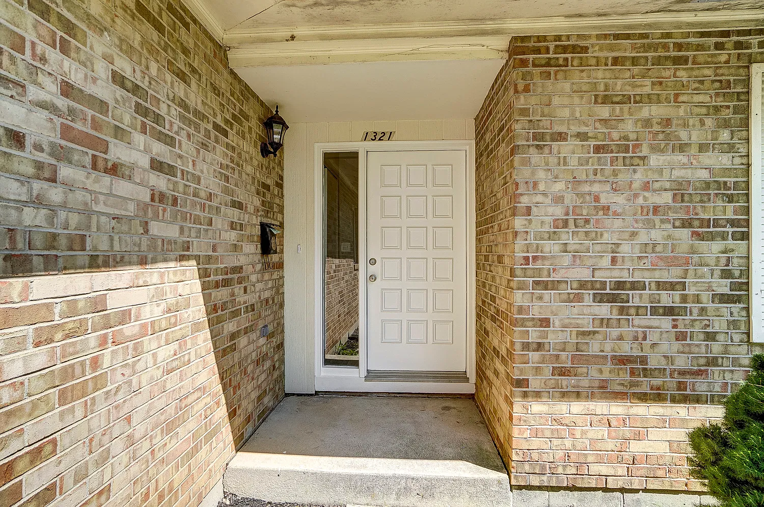 3 bed, 1141 sqft, $1,450 — Photo 2