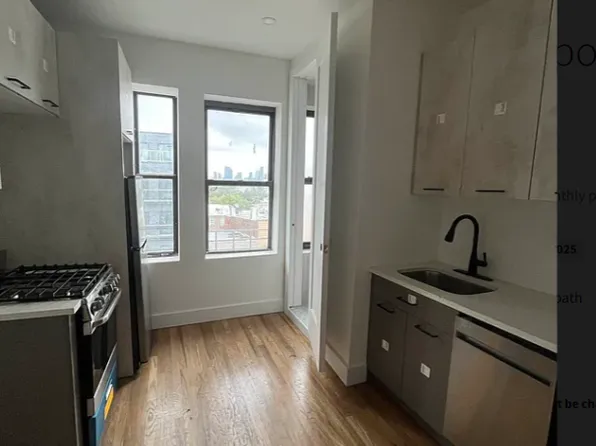 656 Metropolitan Avenue image 1 of 7