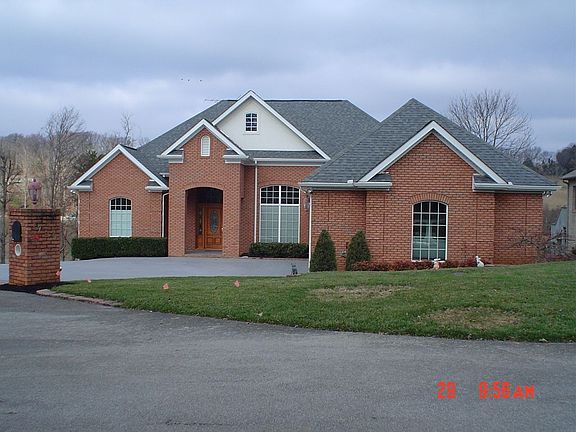 Front View of this Lakefront Beauty!