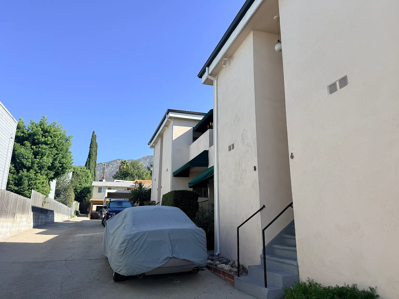 $1550 / 1 bedroom, 1 bath, La Crescenta Apartment — Photo 1