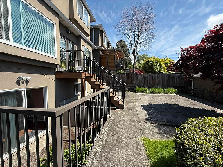 3900 W 24th Ave — Photo 2