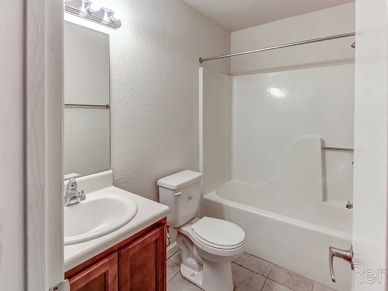 Hidden Valley Apartments — Photo 12