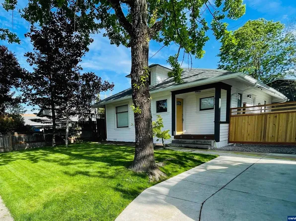 938 NW Sycamore Ave, Corvallis, OR 97330