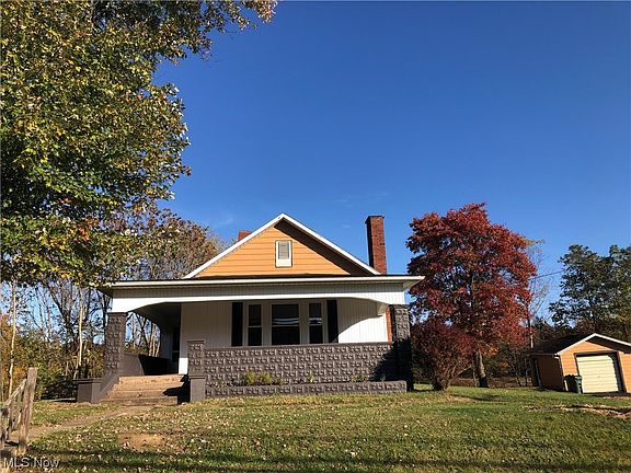 3rd image of 669 Newport Ave