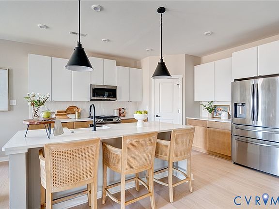 2nd image of 3005 Canoe Pointe Loop #30-5