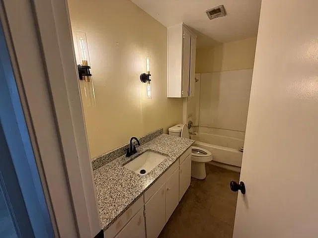 3 bed, 2.0 bath, 2064 sqft, $1,895 — Photo 3