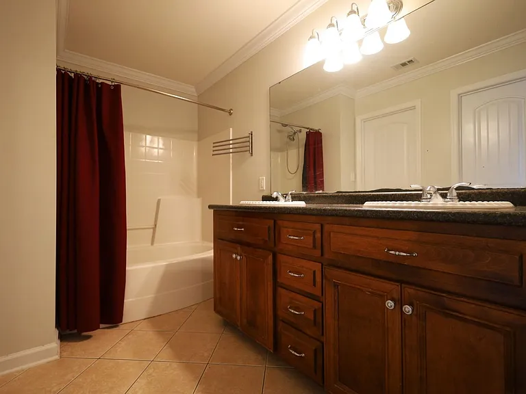 5313 Vine Dr — Photo 7