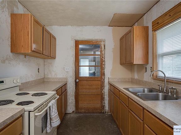 5th image of 1034 Paradise Dr