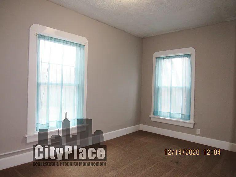 2318 N Capitol Ave — Photo 11