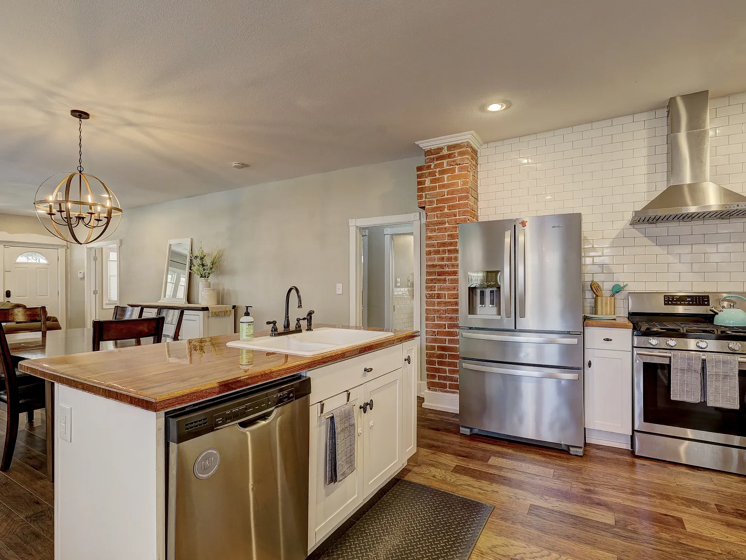 2 bed, 1643 sqft, $2,275 — Photo 4
