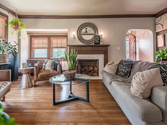 5th image of 909 Kensington Pl