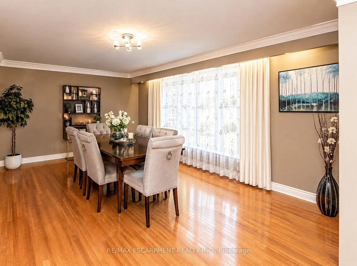 4 bed, $2,950 — Photo 4