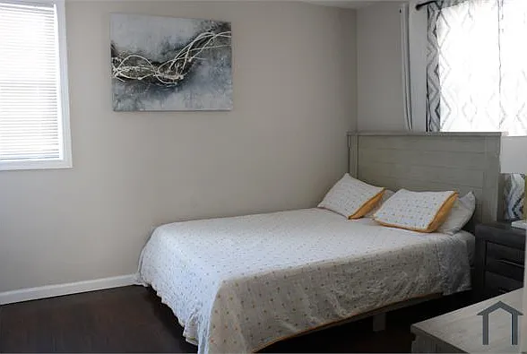 2239 Chester St SE — Photo 10