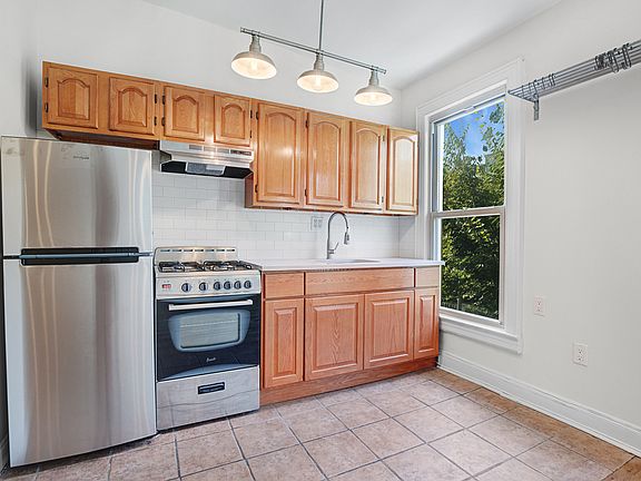 3rd image of 319 12th St #2