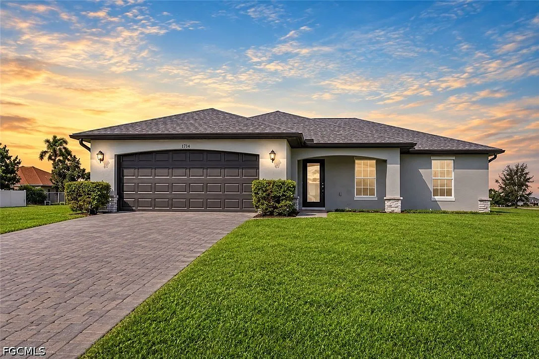 3 bed, 2.0 bath, 1469 sqft, $2,250 — Photo 1