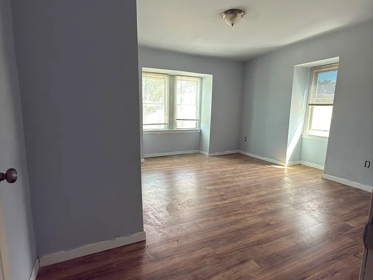 521 Brinton St #3 — Photo 5