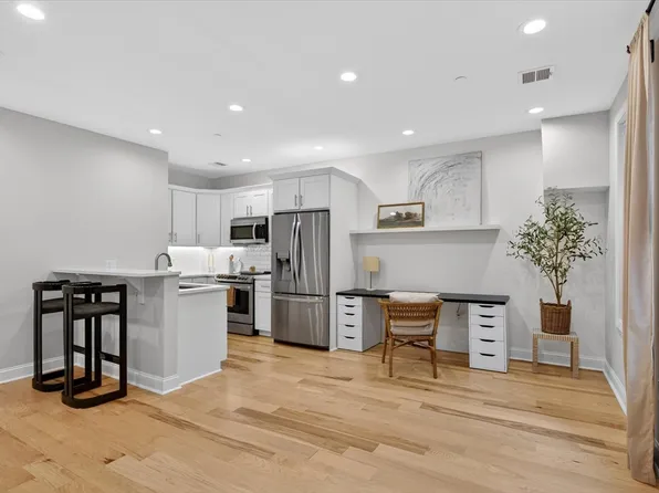 1500 Worcester Rd #118, Framingham, MA 01701